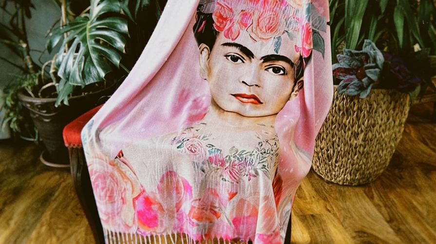 Extraordinary Design Shawl